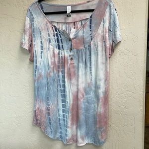 Pink blue blouse. Bundle & Save! 5/25💕